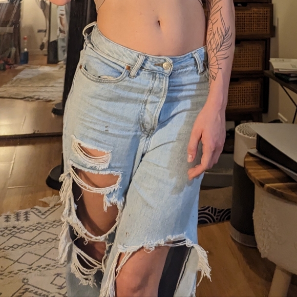 DONATED TO MAUI. - Picture 2 of 3